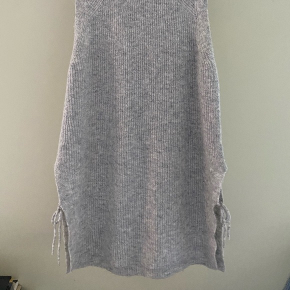 Gentle Fawn Grey Sleeveless Sweater - Picture 4 of 4